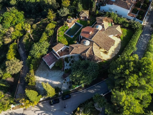 Terreno para Construção para venda em Los Arqueros - Puerto del Almendro, Benahavís - 2 300 000 € (Ref: 9524959)