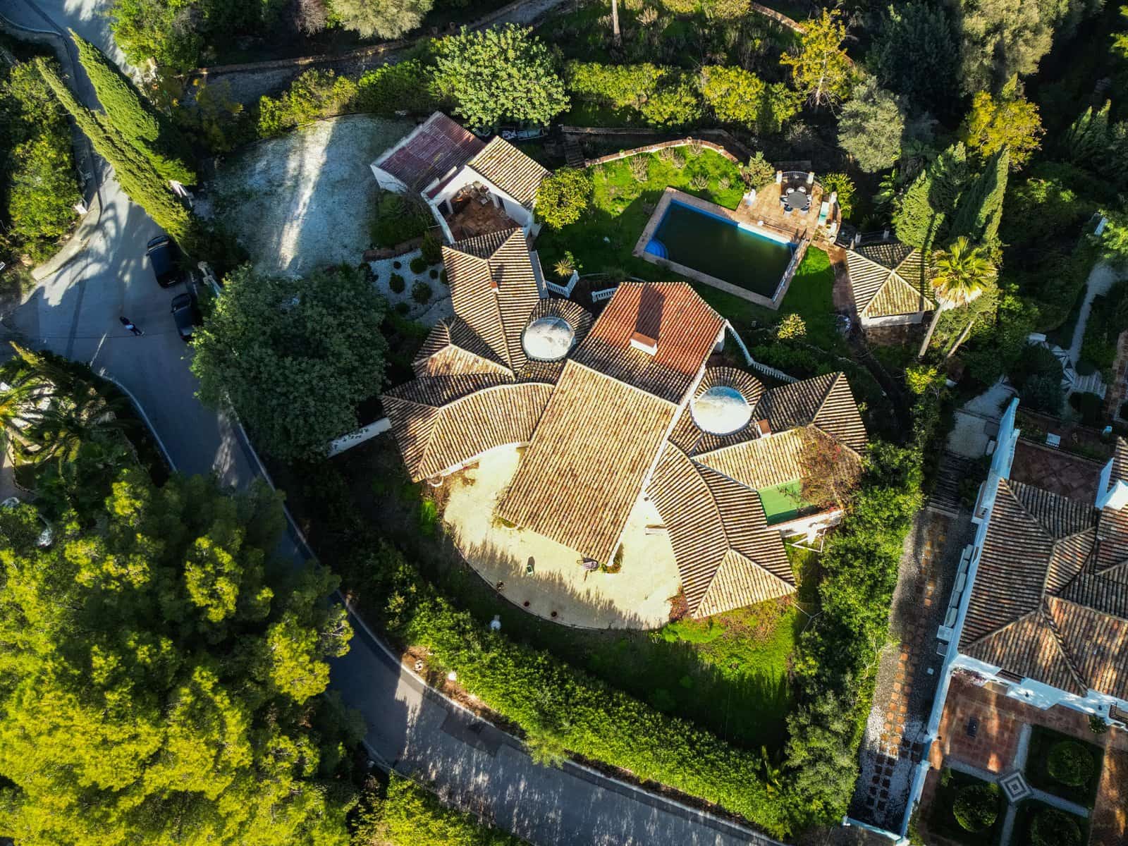 Building Plot for sale in Benahavis - € 2,300,000 (Ref: 9552683)