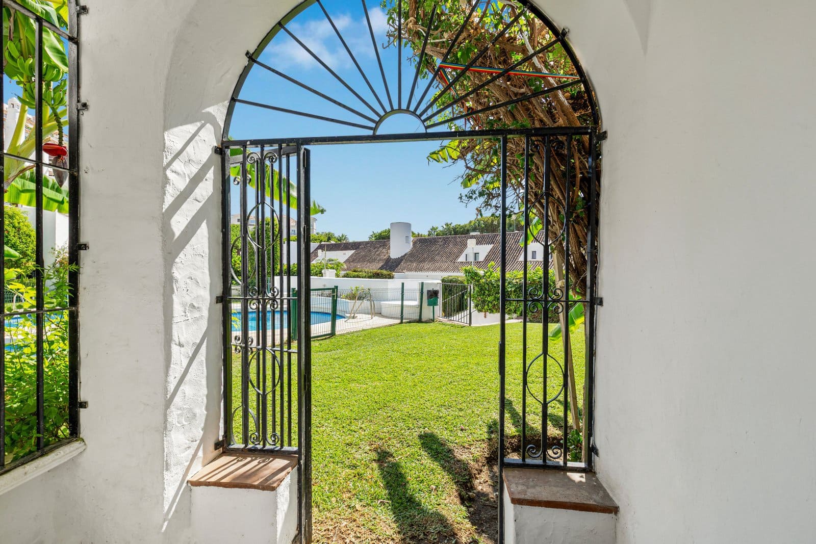 4 soveværelse Lejlighed til salg i Marbella med swimmingpool garage - € 895.000 (Ref: 9574008)