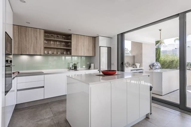 2 soveværelse Lejlighed til salg i Cancelada, Estepona med swimmingpool - € 515.000 (Ref: 9714562)