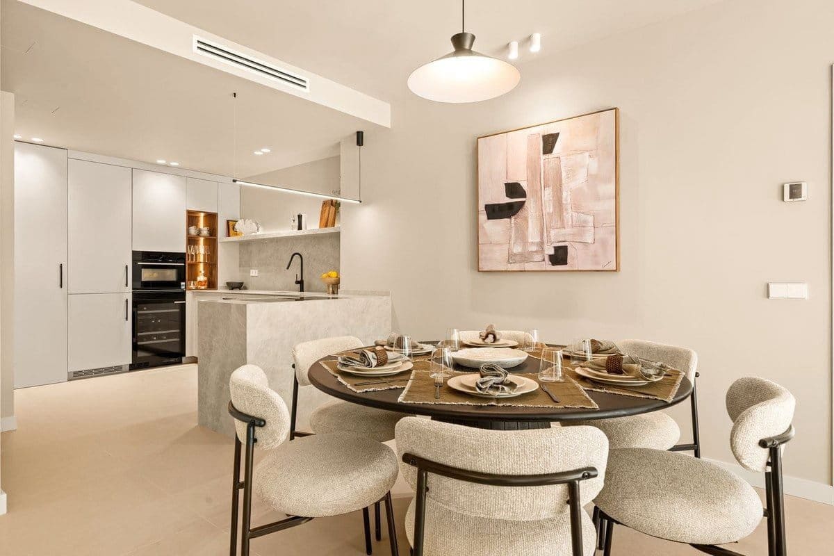 3 bedroom Apartment for sale in Benahavis with pool - € 849,000 (Ref: 9714564)