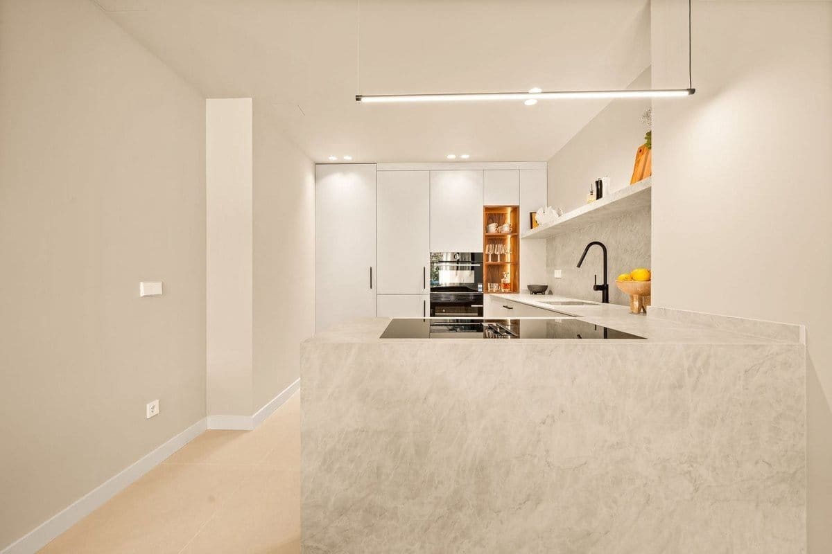 Apartamento de 3 habitaciones en Benahavís en venta con piscina - 849.000 € (Ref: 9743058)