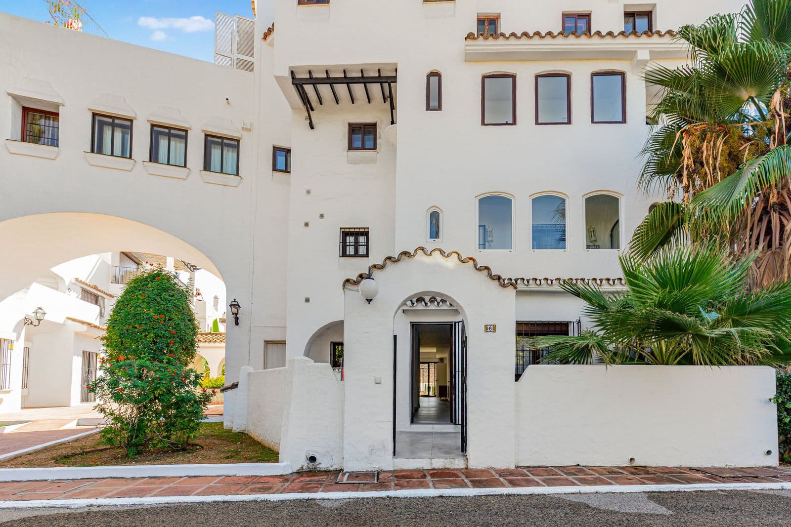 4 chambre Appartement à vendre à Marbella avec piscine garage - 895 000 € (Ref: 9743061)