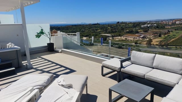 2 chambre Penthouse à vendre à Cancelada, Estepona avec piscine garage - 550 000 € (Ref: 9761804)