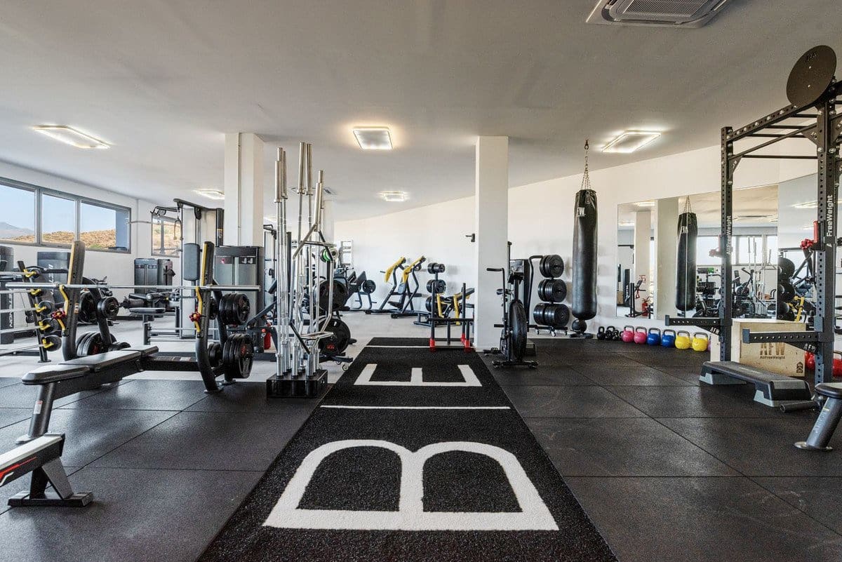 3 sypialnia Apartament na sprzedaż w Benahavis z basenem - 695 000 € (Ref: 9777829)