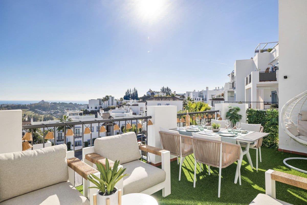 3 sypialnia Apartament na sprzedaż w Benahavis z basenem - 695 000 € (Ref: 9777829)