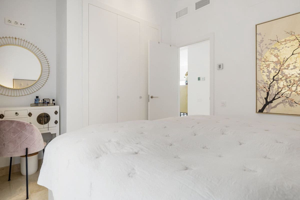 3 sypialnia Apartament na sprzedaż w Benahavis z basenem - 695 000 € (Ref: 9777829)