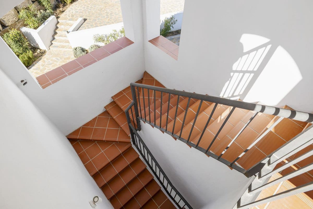 3 sypialnia Apartament na sprzedaż w Benahavis z basenem - 695 000 € (Ref: 9777829)