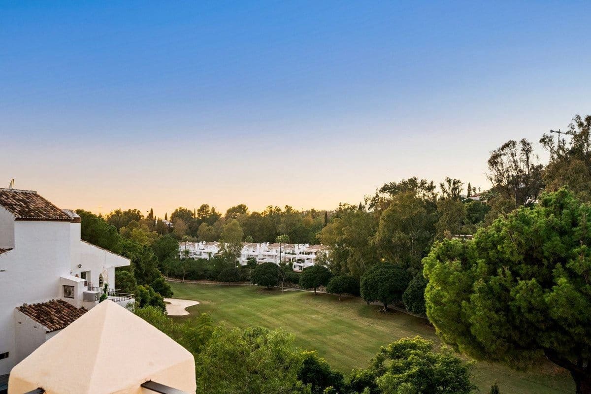 3 soveværelse Lejlighed til salg i Benahavis med swimmingpool - € 805.000 (Ref: 9795544)