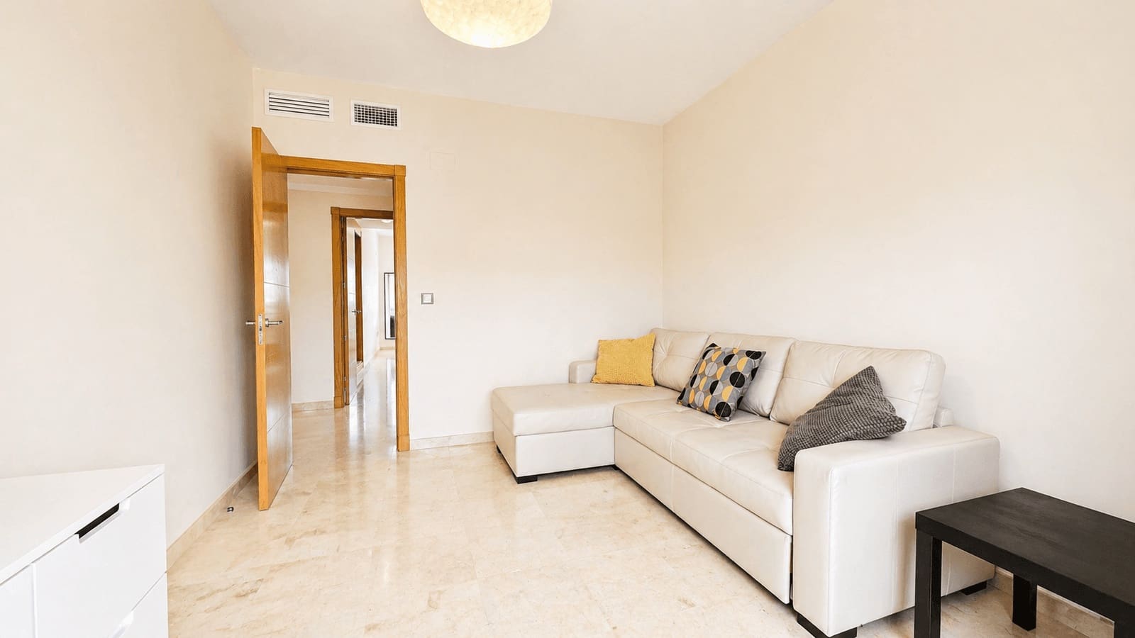 2 soveværelse Lejlighed til salg i Manilva med swimmingpool - € 330.000 (Ref: 9805487)