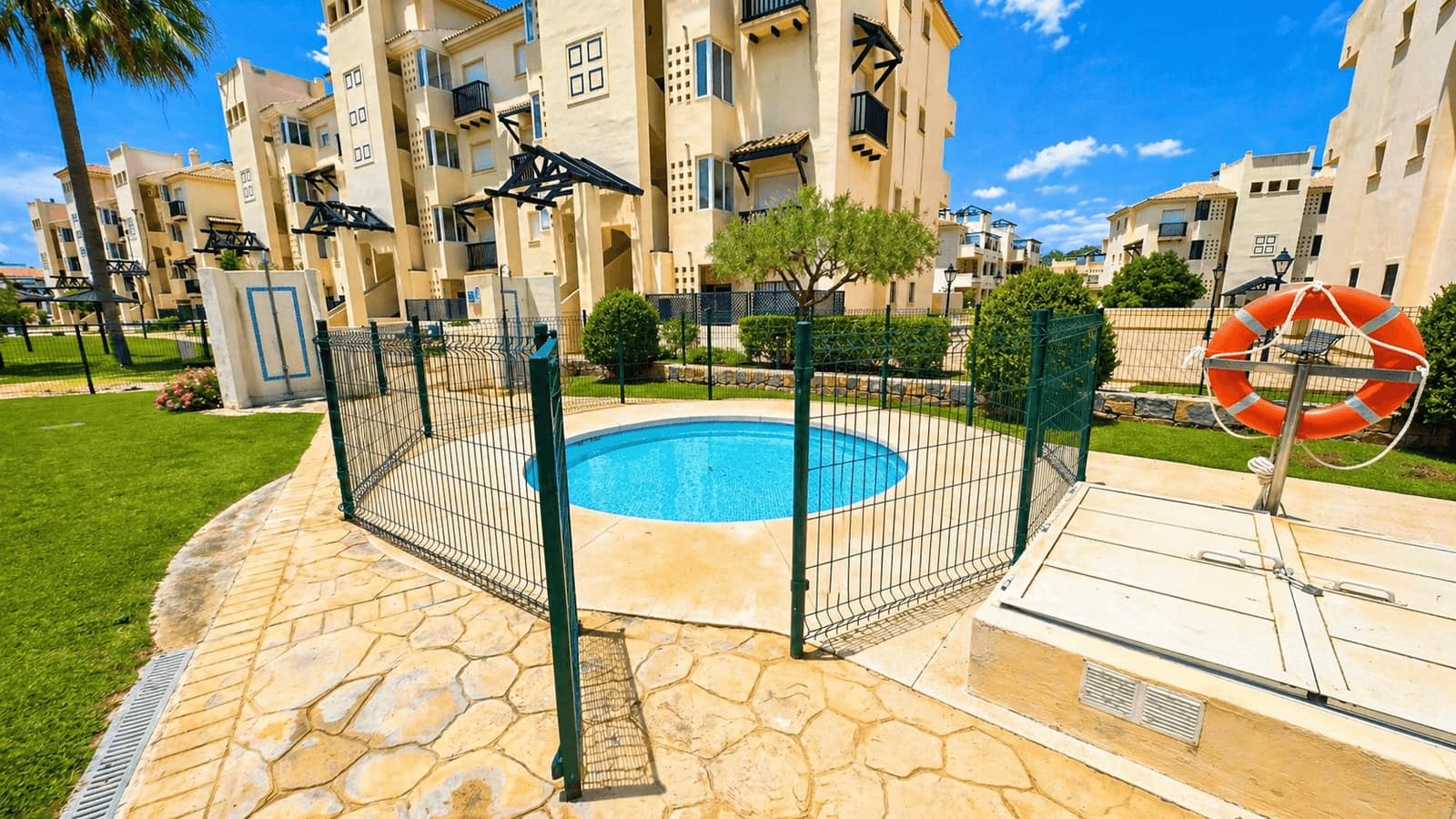 2 soveværelse Lejlighed til salg i Manilva med swimmingpool - € 330.000 (Ref: 9805487)