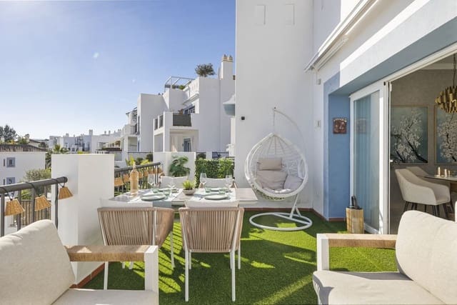 3 bedroom Apartment for sale in El Paraíso, Benahavís with pool - € 695,000 (Ref: 9813570)