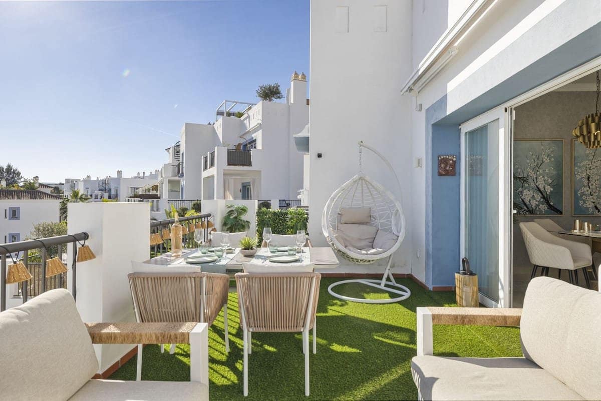3 slaapkamer Appartement te koop in Benahavis met zwembad - € 695.000 (Ref: 9819271)