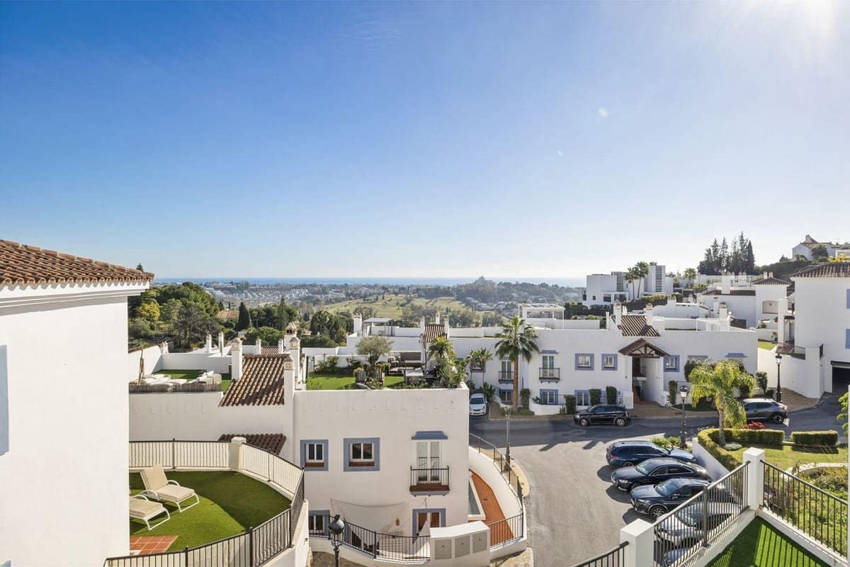 3 slaapkamer Appartement te koop in Benahavis met zwembad - € 695.000 (Ref: 9819271)
