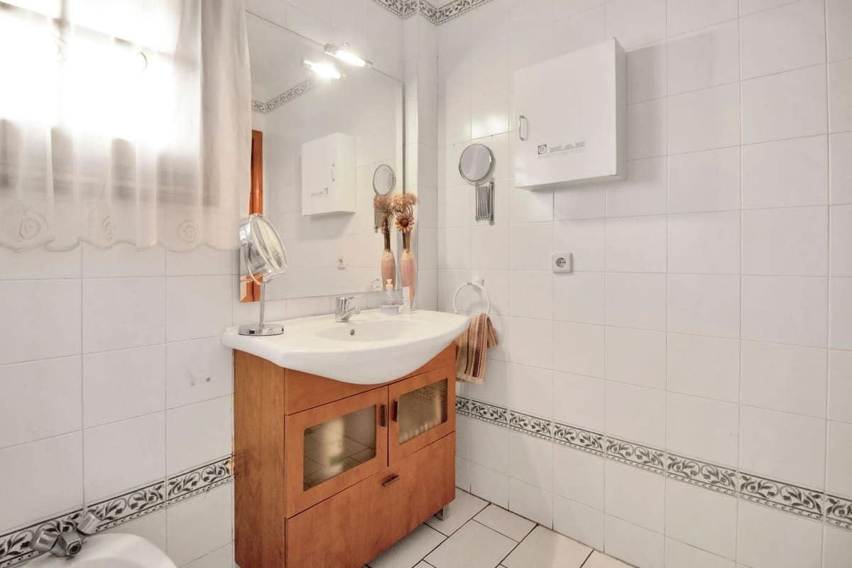 5 slaapkamer Appartement te koop in Benahavis - € 375.000 (Ref: 9897448)