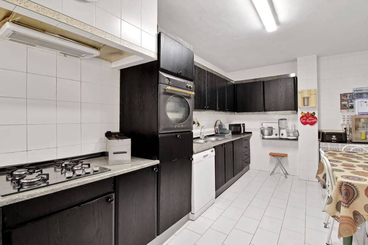 5 slaapkamer Appartement te koop in Benahavis - € 375.000 (Ref: 9897448)