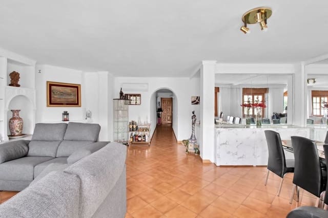 5 slaapkamer Appartement te koop in Benahavís pueblo, Benahavís - € 375.000 (Ref: 9897448)