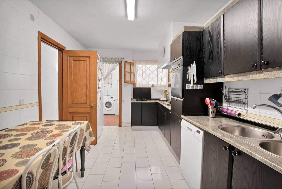5 slaapkamer Appartement te koop in Benahavis - € 375.000 (Ref: 9897448)