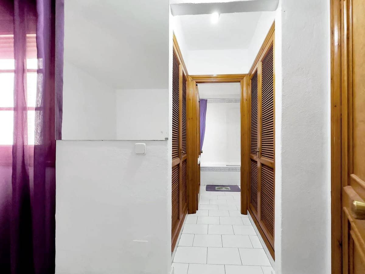 5 slaapkamer Appartement te koop in Benahavis - € 375.000 (Ref: 9897448)