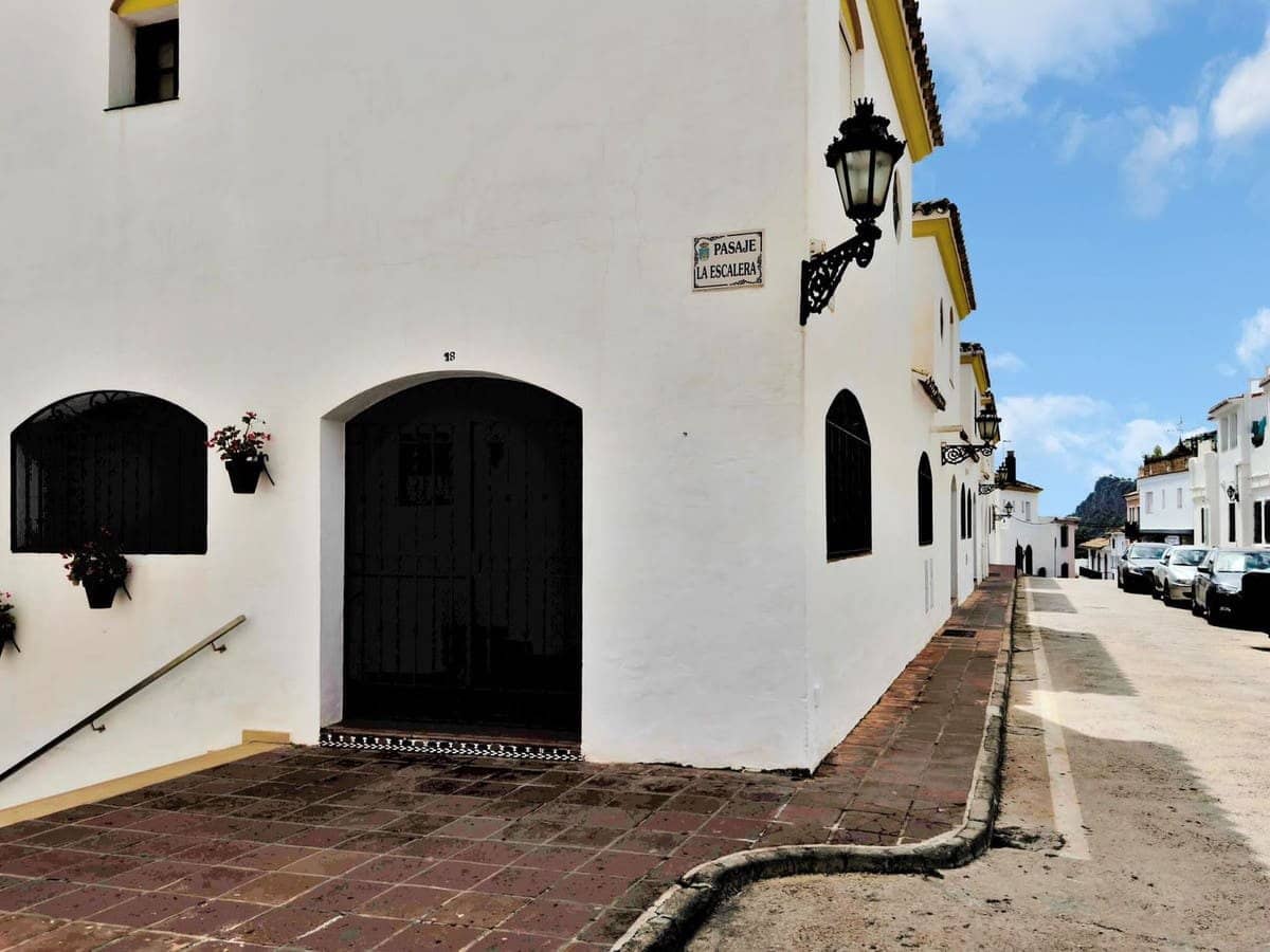 5 slaapkamer Appartement te koop in Benahavis - € 375.000 (Ref: 9897448)