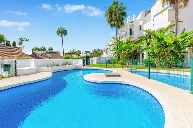 4 soverom Leilighet til salgs i Puerto Banus, Marbella med svømmebasseng garasje - € 895 000 (Ref: 9938954)