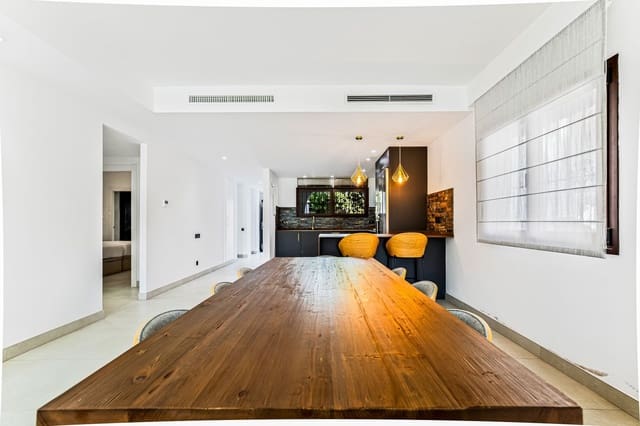 4 bedroom Apartment for sale in Puerto Banus, Marbella with pool garage - € 895,000 (Ref: 9972198)