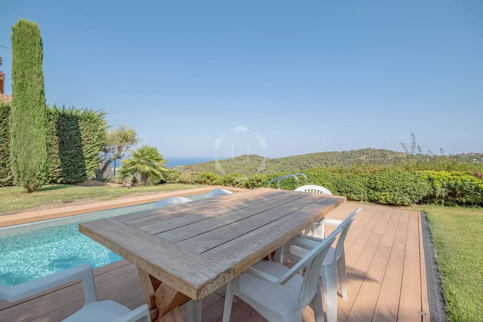 3 soveværelse Villa til leje i Sa Riera med swimmingpool garage - € 4.750 (Ref: 10027435)