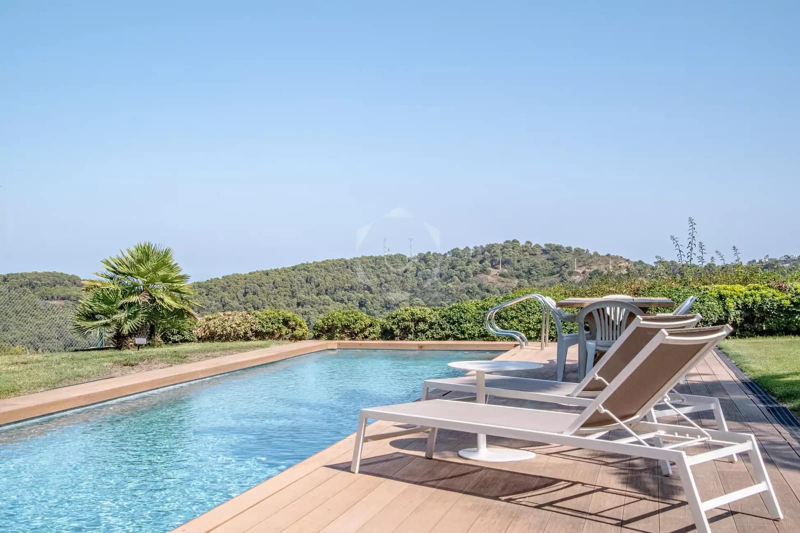 3 soveværelse Villa til leje i Sa Riera med swimmingpool garage - € 4.750 (Ref: 10027435)