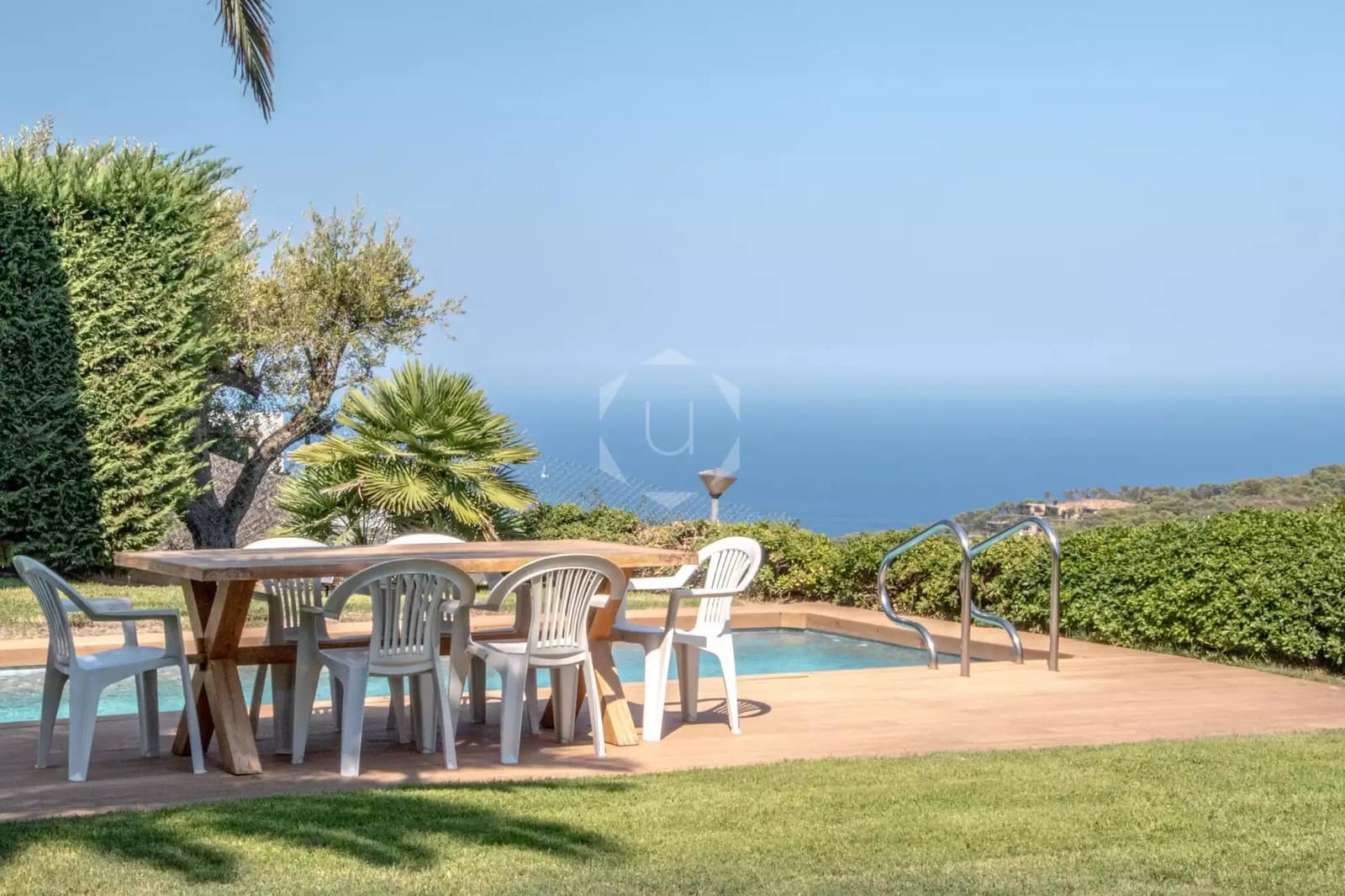 3 soveværelse Villa til leje i Sa Riera med swimmingpool garage - € 4.750 (Ref: 10027435)