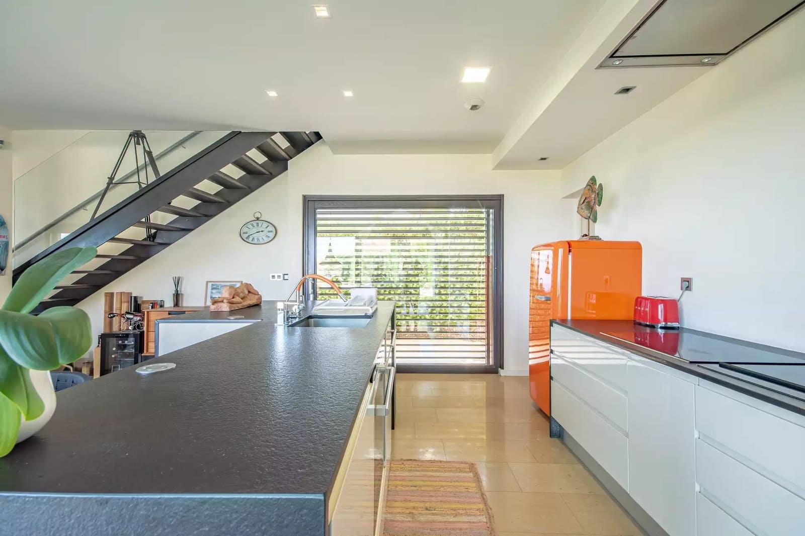 3 soveværelse Villa til leje i Sa Riera med swimmingpool garage - € 4.750 (Ref: 10027435)
