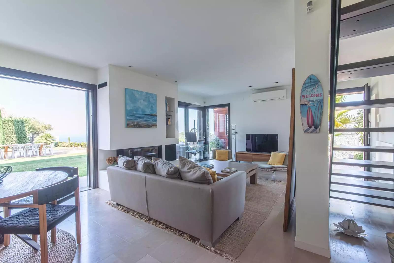 3 soveværelse Villa til leje i Sa Riera med swimmingpool garage - € 4.750 (Ref: 10027435)