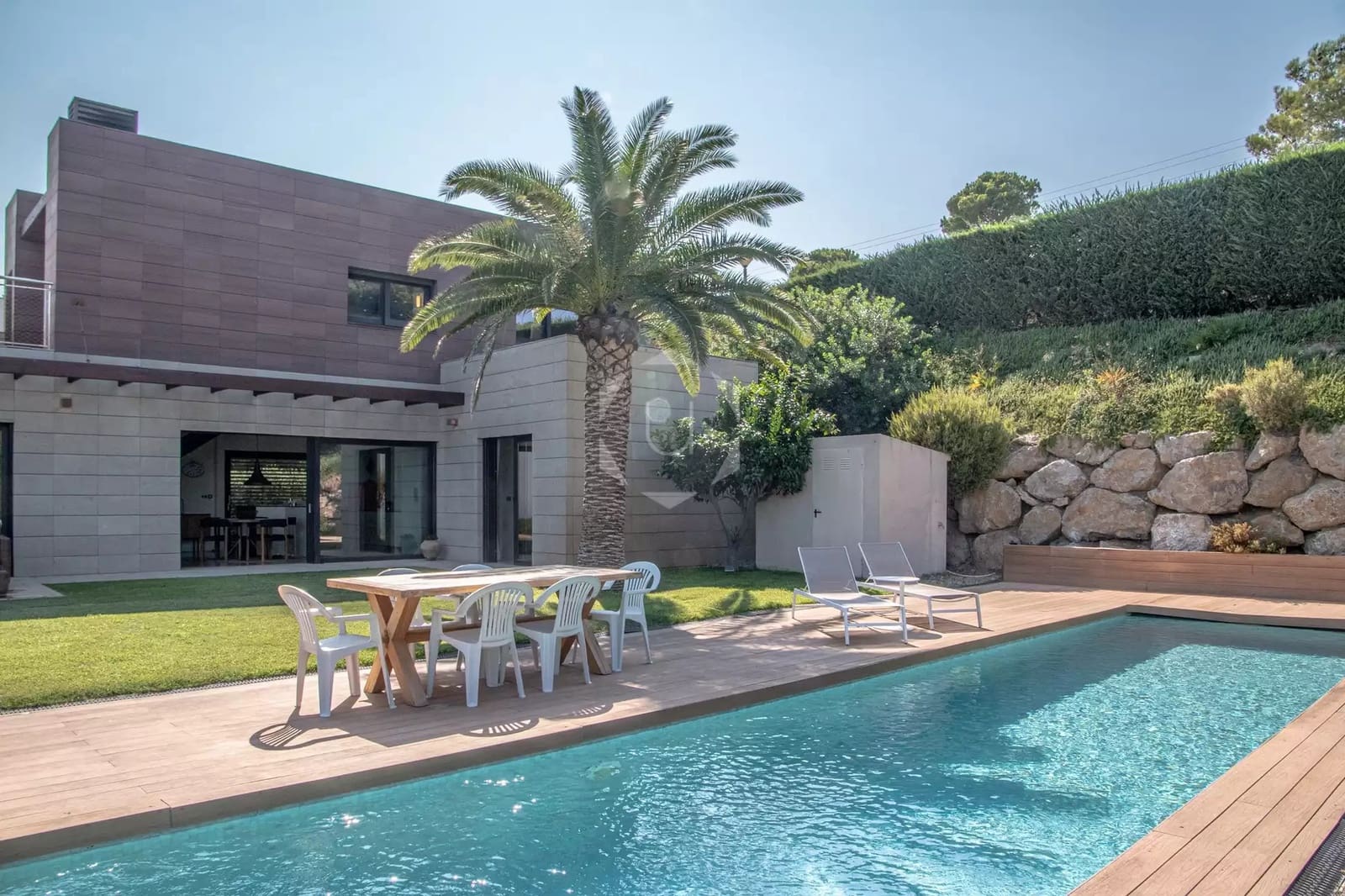 3 soveværelse Villa til leje i Sa Riera med swimmingpool garage - € 4.750 (Ref: 10027435)
