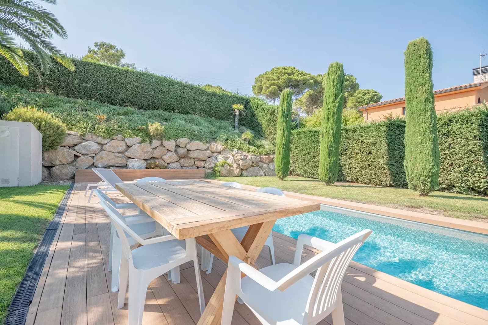 3 soveværelse Villa til leje i Sa Riera med swimmingpool garage - € 4.750 (Ref: 10027435)