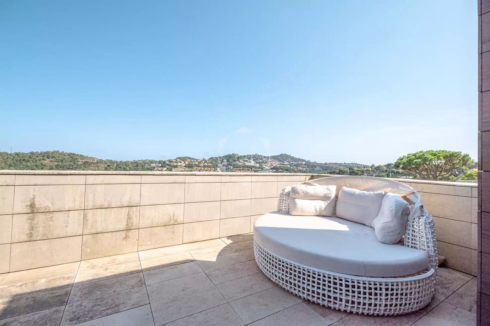 3 soveværelse Villa til leje i Sa Riera med swimmingpool garage - € 4.750 (Ref: 10027435)