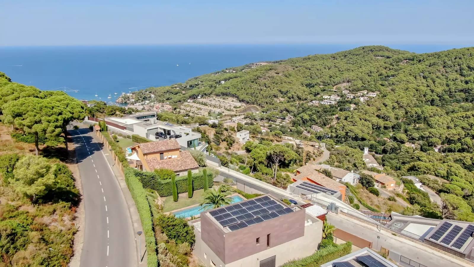 3 soveværelse Villa til leje i Sa Riera med swimmingpool garage - € 4.750 (Ref: 10027435)