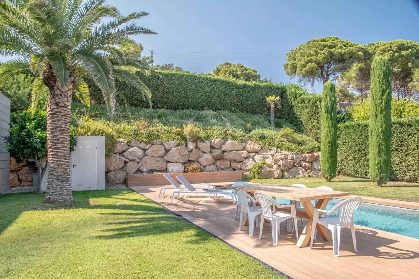 3 soveværelse Villa til leje i Sa Riera med swimmingpool garage - € 4.750 (Ref: 10027435)