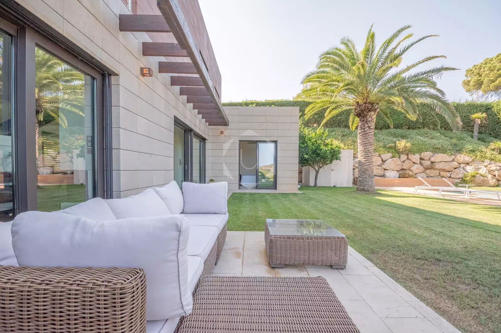 3 soveværelse Villa til leje i Sa Riera med swimmingpool garage - € 4.750 (Ref: 10027435)