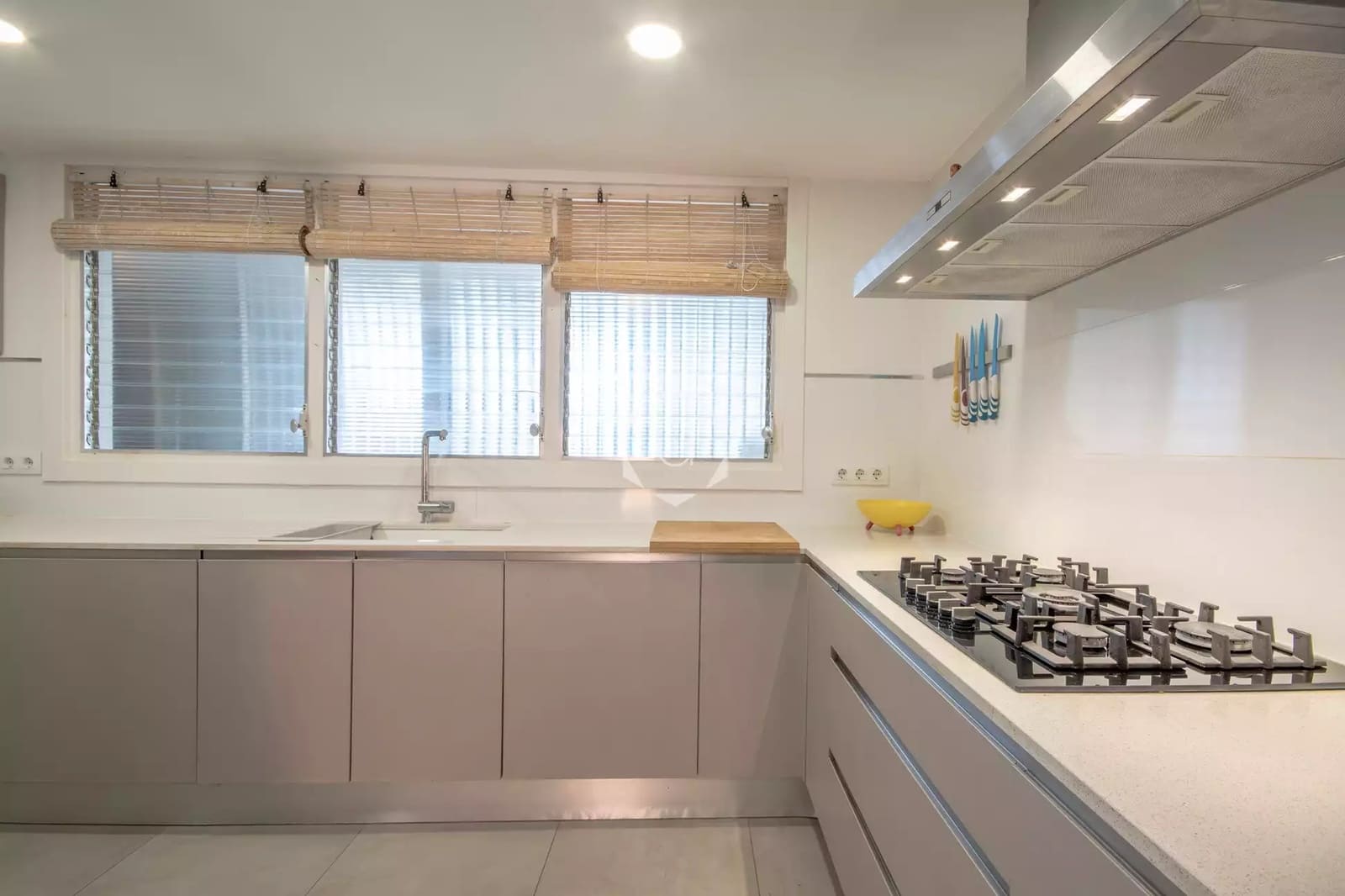 4 bedroom Beach Apartment for rent in Tamariu with pool garage - € 2,500 (Ref: 10115787)