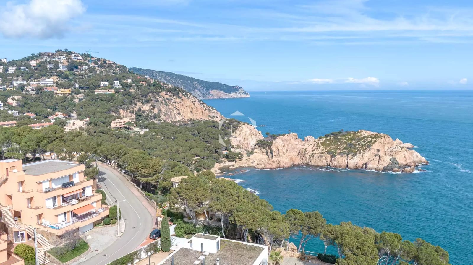 4 bedroom Beach Apartment for rent in Tamariu with pool garage - € 2,500 (Ref: 10115787)