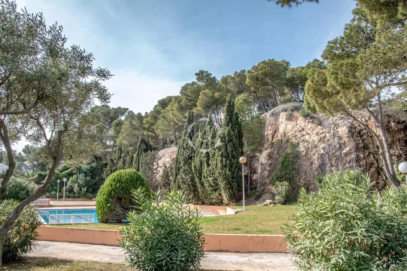 4 bedroom Beach Apartment for rent in Tamariu with pool garage - € 2,500 (Ref: 10115787)