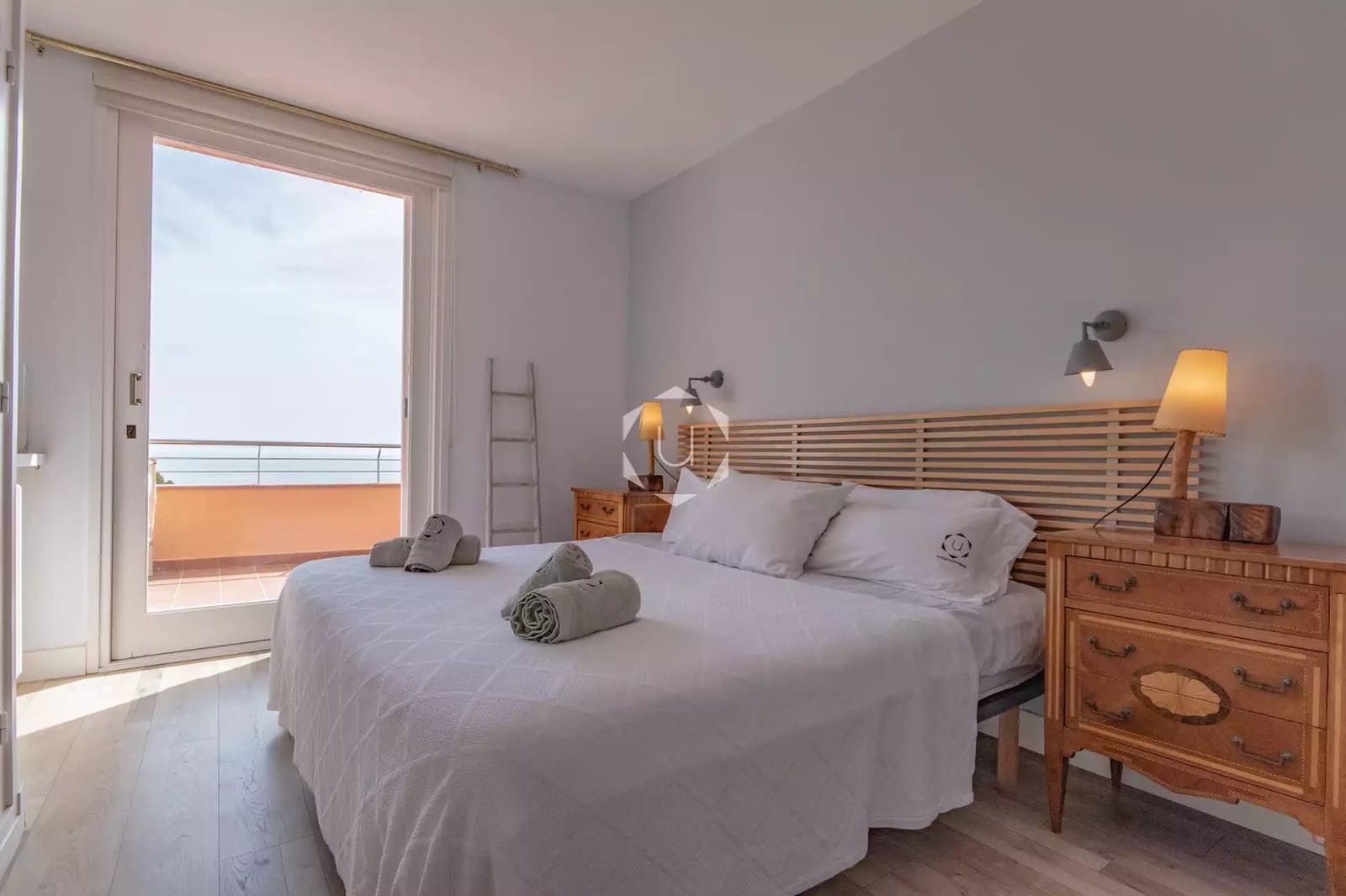 4 bedroom Beach Apartment for rent in Tamariu with pool garage - € 2,500 (Ref: 10115787)