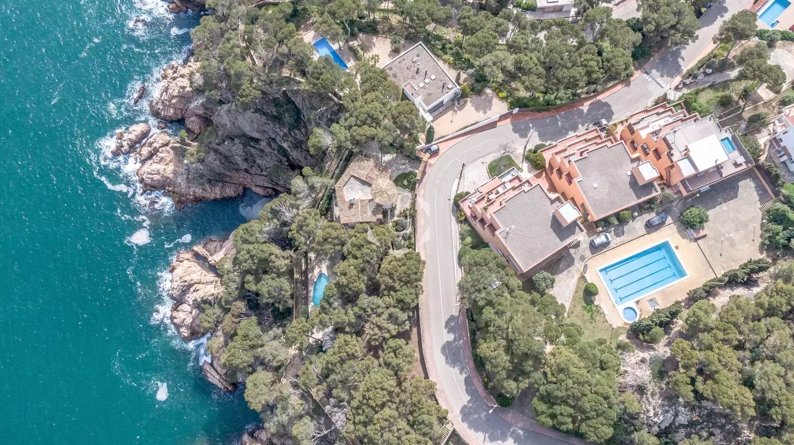 4 bedroom Beach Apartment for rent in Tamariu with pool garage - € 2,500 (Ref: 10115787)