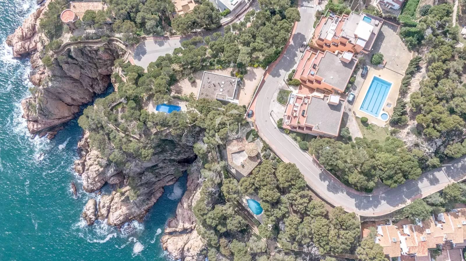 4 bedroom Beach Apartment for rent in Tamariu with pool garage - € 2,500 (Ref: 10115787)