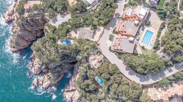 4 Zimmer Strandapartment zu vermieten in Tamariu, Palafrugell mit Pool Garage - 2.500 € (Ref: 10115787)