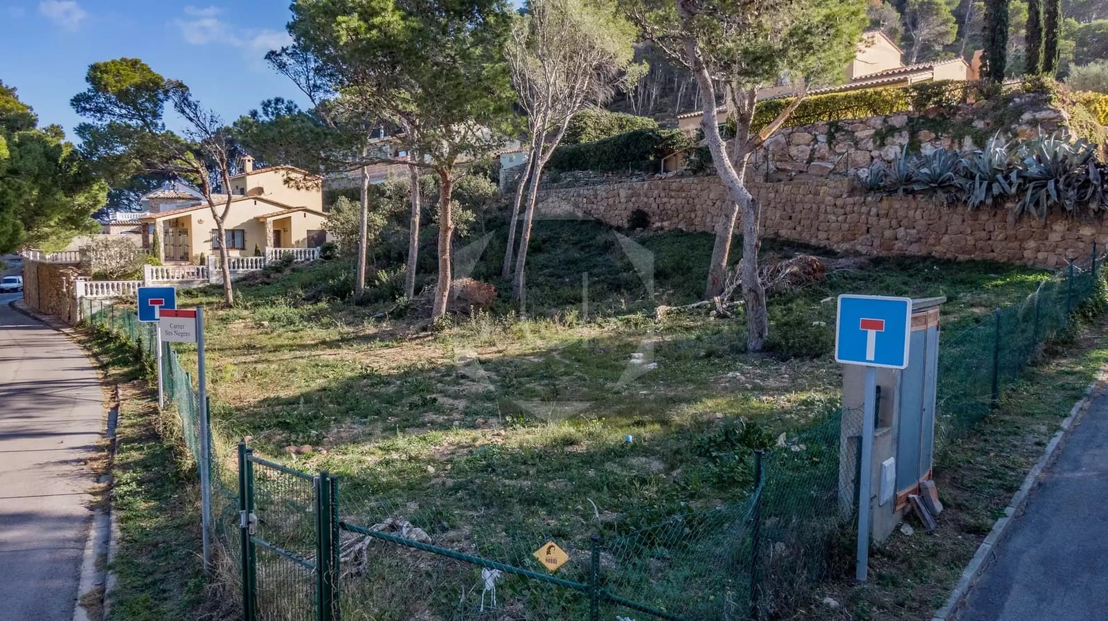 Mark till salu i Begur - 230 000 € (Ref: 8096553)