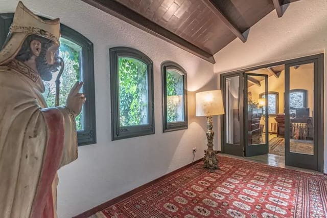 6 makuuhuone Maalaistalo myytävänä paikassa Sant Llorenç de la Muga mukana uima-altaan 
autotalli - 990 000 € (Ref: 8591035)