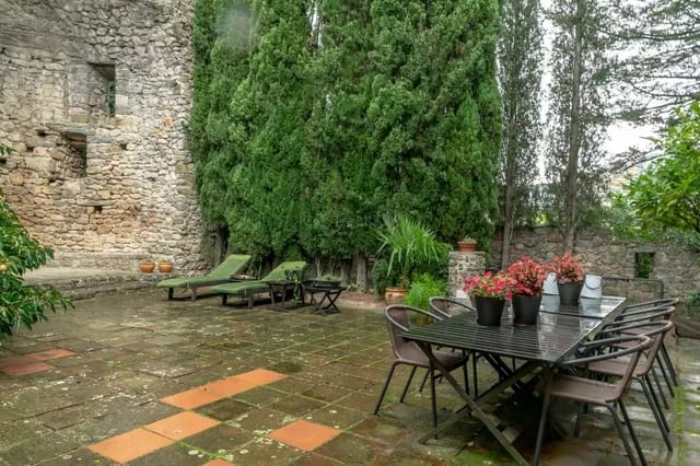 6 makuuhuone Maalaistalo myytävänä paikassa Sant Llorenç de la Muga mukana uima-altaan 
autotalli - 990 000 € (Ref: 8591035)