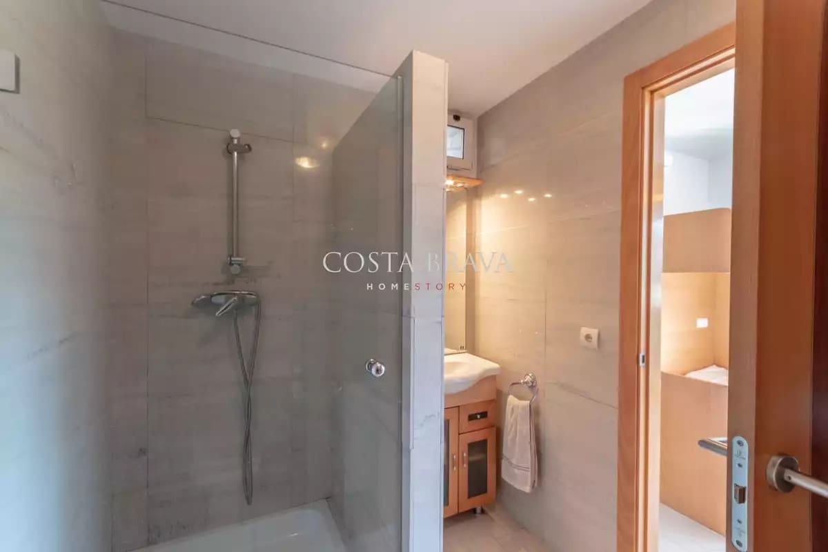 6 makuuhuone Huvila myytävänä paikassa Begur mukana uima-altaan 
autotalli - 695 000 € (Ref: 8880632)