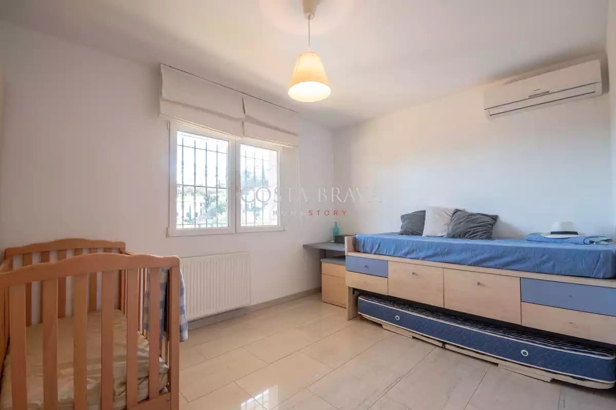 6 makuuhuone Huvila myytävänä paikassa Begur mukana uima-altaan 
autotalli - 695 000 € (Ref: 8880632)