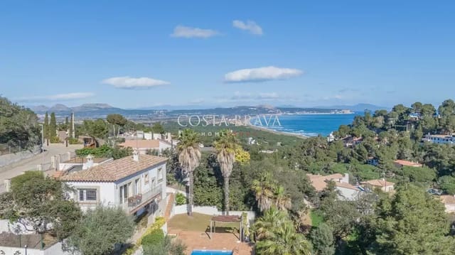 6 makuuhuone Huvila myytävänä paikassa Begur mukana uima-altaan 
autotalli - 695 000 € (Ref: 8880632)